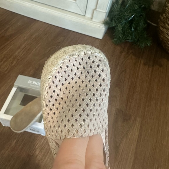 Robeez size 9-12 month girls - Picture 2 of 4